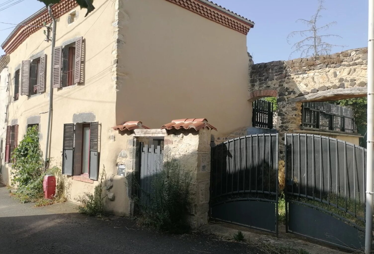 MAISON VIGNERONNE A 10 MN D'ISSOIRE — photo 1