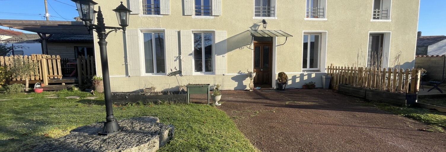 Maison 10 Pièces 248 m² à vendre à La Brousse (17160)