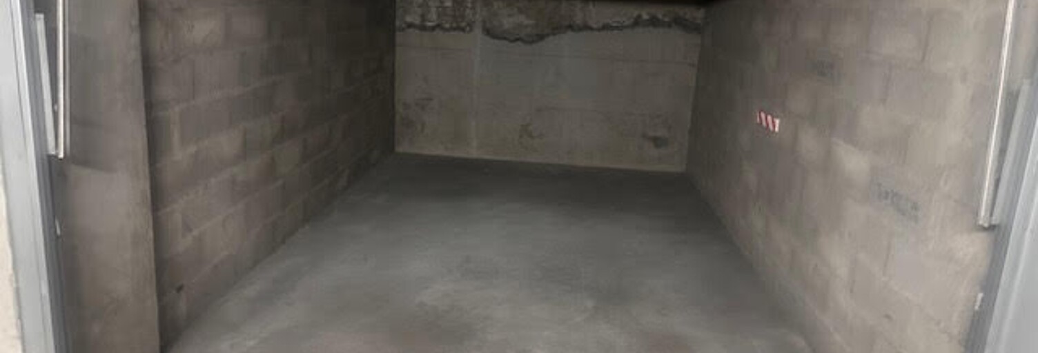 Garage  14 m² à vendre à Vaulx-en-Velin (69120)