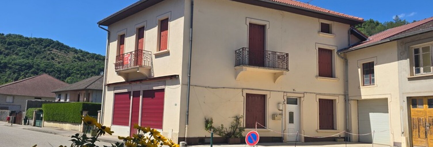 Maison 9 Pièces 257 m² à vendre à Thoirette-Coisia (39240)