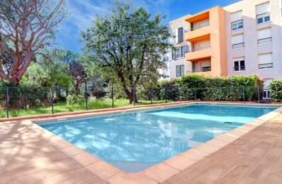 FREJUS  CAIS APPARTEMENT T3 DERNIER ETAGE RESIDENCE AVEC PISCINE PARKING — photo du bien