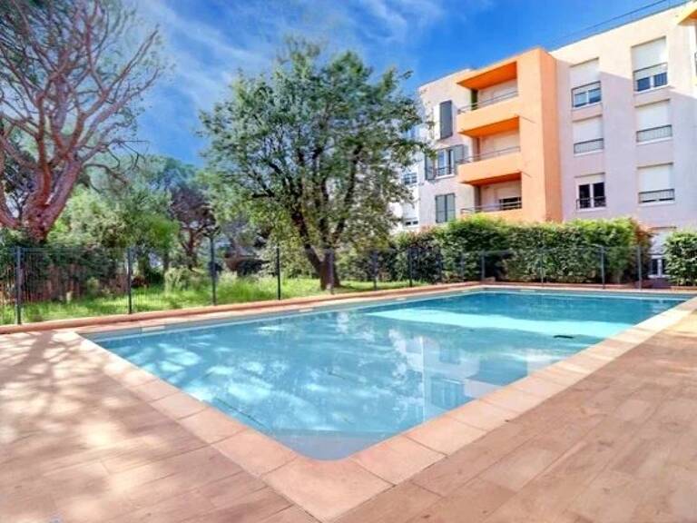 FREJUS  CAIS APPARTEMENT T3 DERNIER ETAGE RESIDENCE AVEC PISCINE PARKING — photo 1
