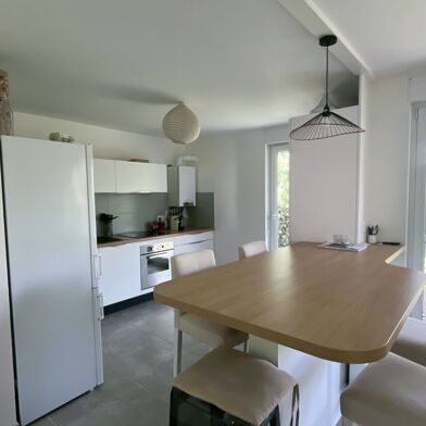 Appartement 4 pièces 295400 €