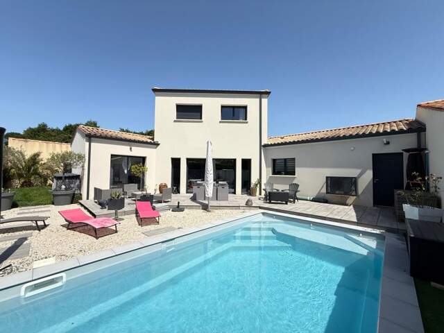 Superbe VILLA récente avec PISCINE — photo du bien