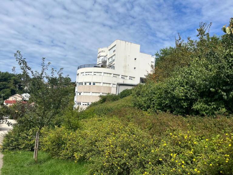 Appartement À Louer — photo 1