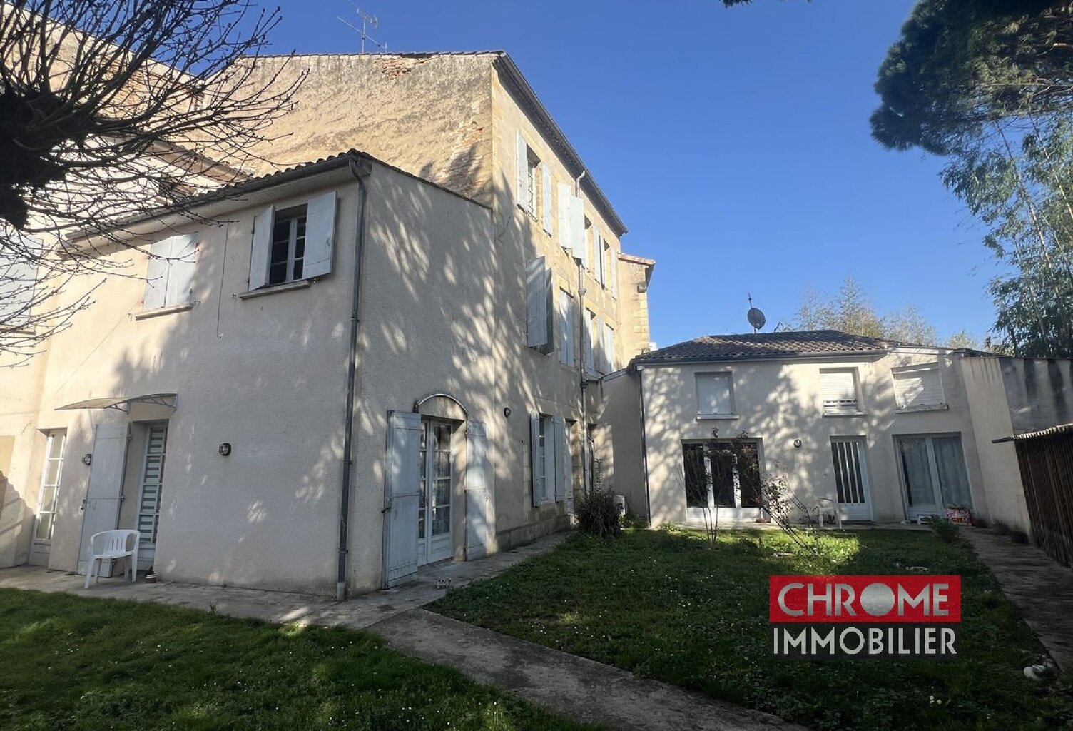 IMMEUBLE DE RAPPORT 7 APPARTEMENTS + 2 LOCAUX COMMERCIAUX — photo 1