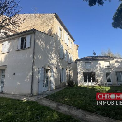 Immeuble  563600 €