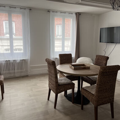 Appartement 3 pièces 725 €