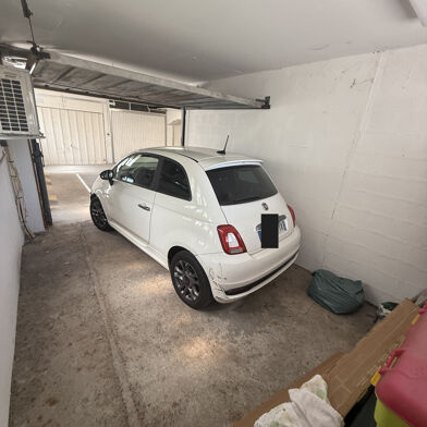Garage  85000 €