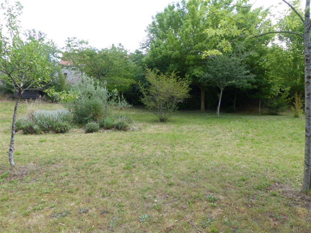 Terrain constructible - 1118m² - Presles-et-Thierny