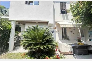 Appartement  254400 €