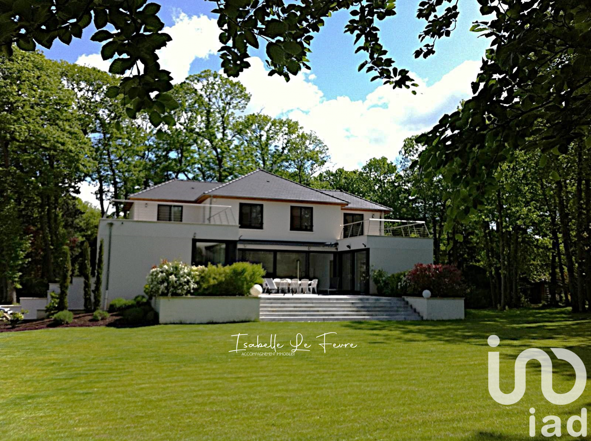 Saint-Fargeau-Ponthierry - 330m² - 8p. - 5ch.