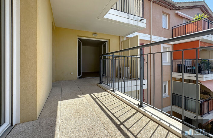 BORMES-LES-MIMOSAS - 3 Pièces avec terrasse, cave et parking couvert double — photo 3