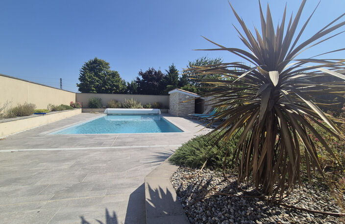 Coup de cœur à Labastide-d’Anjou   Maison avec piscine et grand jardin — photo 2