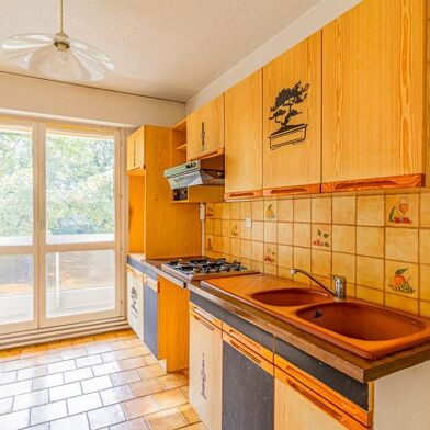 Appartement 5 pièces 260100 €