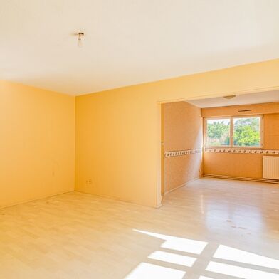 Appartement 5 pièces 260100 €