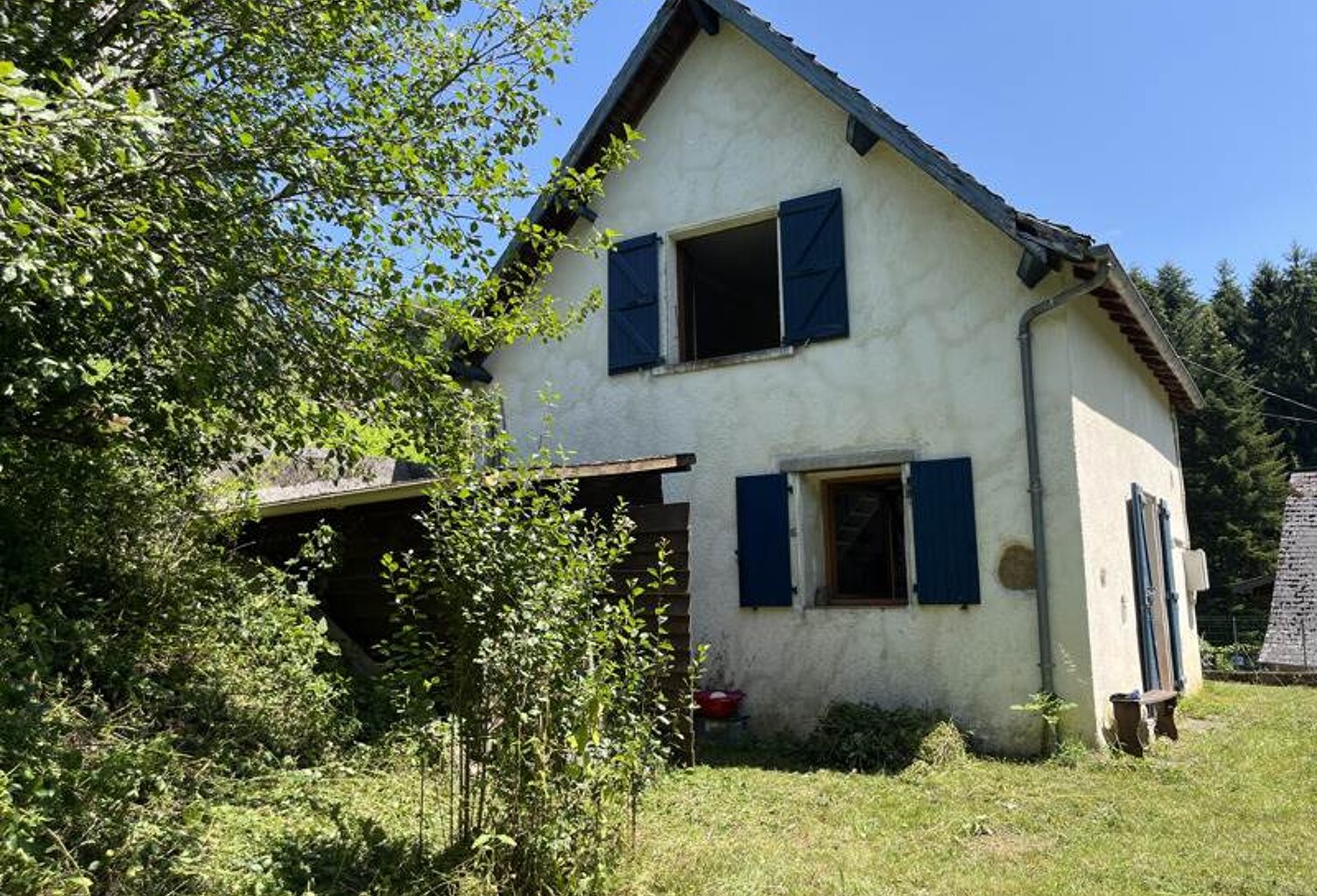 Maison en pierre de 3 pièces principales — photo 1