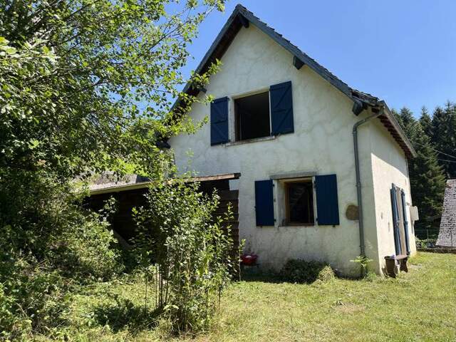 Maison en pierre de 3 pièces principales — photo du bien