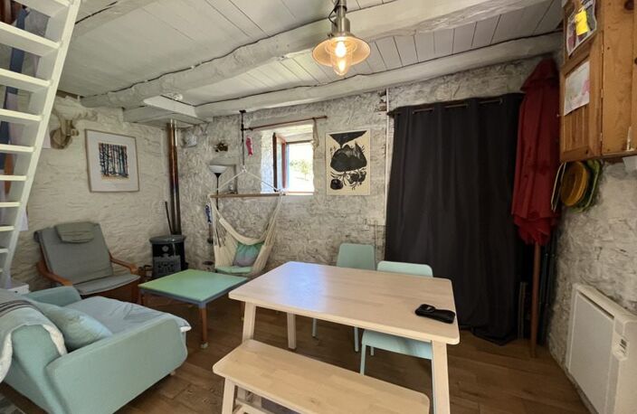 Maison en pierre de 3 pièces principales — photo 2