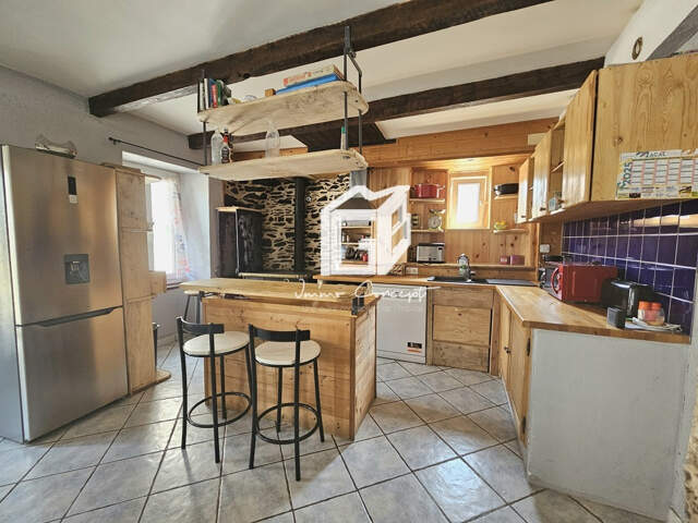 Grande maison de village T6 avec cachet   Luc, proche Rodez — photo du bien