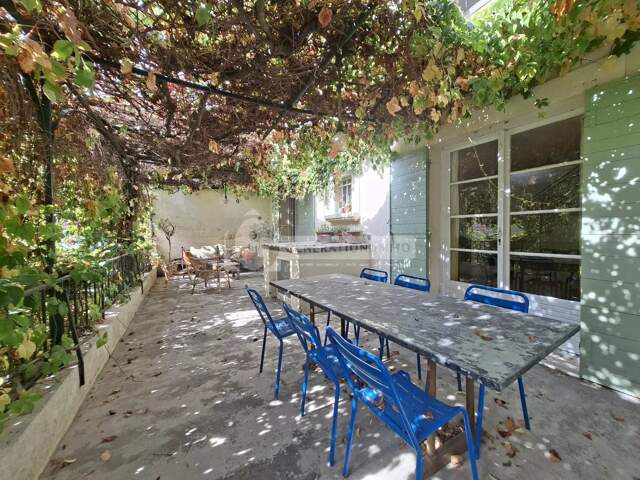 Maison de charme T4 à Fontvieille centre — photo du bien