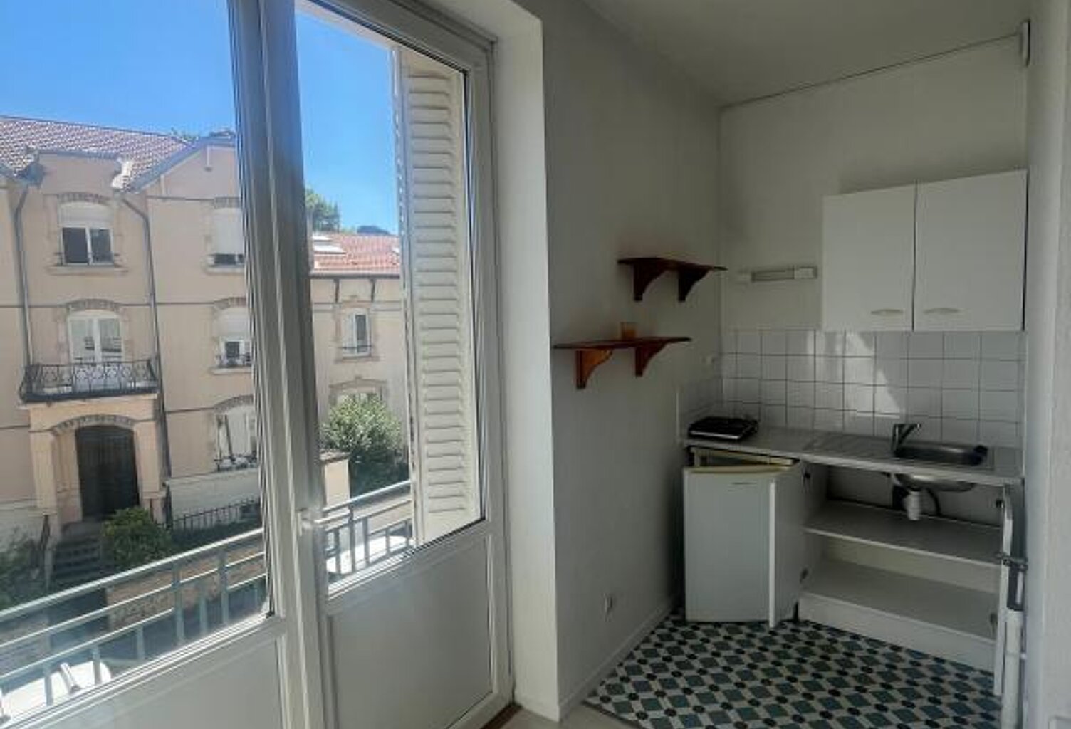 Appartement F1 - PROCHE de la Faculté De Lettres — photo 1