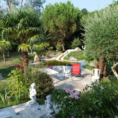 Maison 8 pièces 749900 €