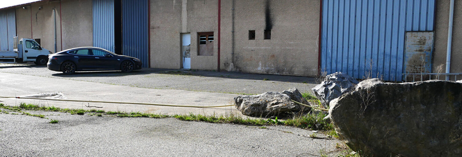 Commerce  844 m² à vendre à Lons (64140)