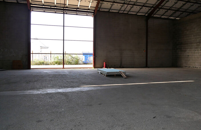 Locaux professionnels 844 m² - Lons — photo 3