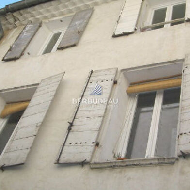 Appartement 8 pièces 270000 €