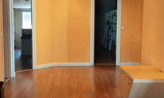 Immeuble  185 m² à louer à Witry-lès-Reims (51420)