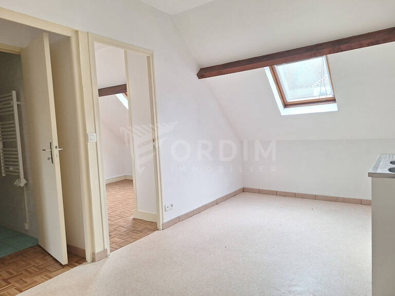 TOUCY - APPARTEMENT F2 — photo 1