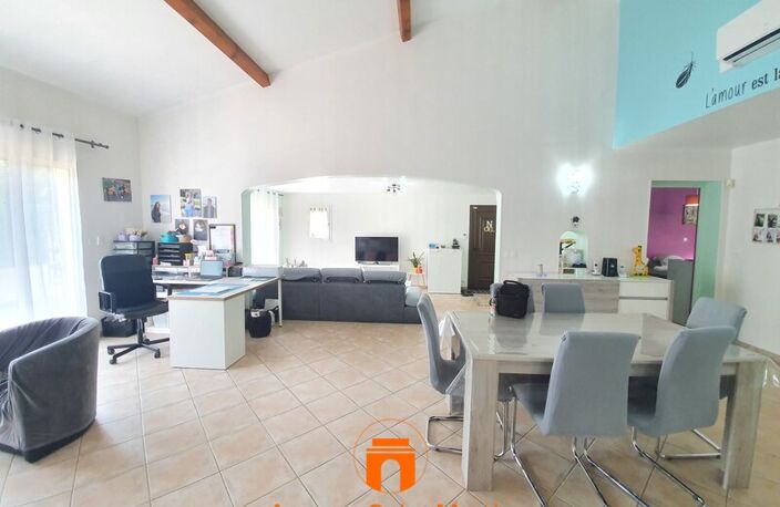 Villa — photo 3