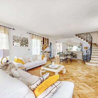 Maison 5 pièces 699000 €