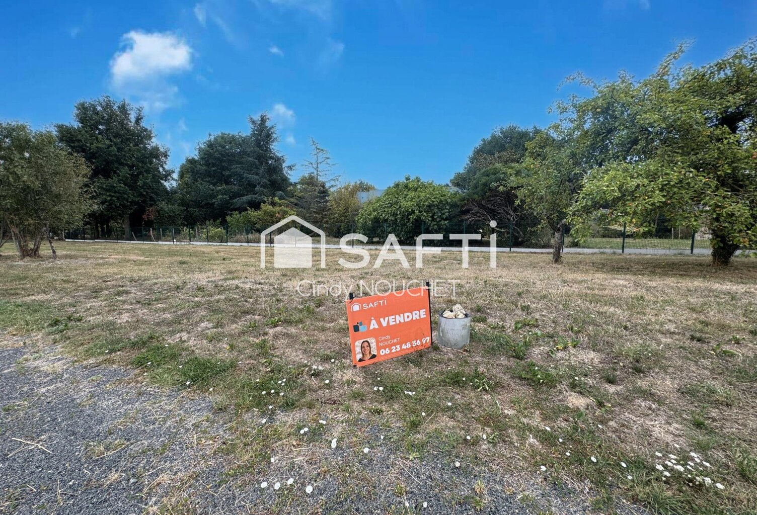 Votre projet démarre ici : terrain constructible, borné et viabilisé. — photo 1