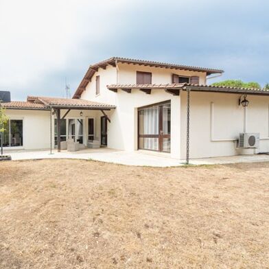 Maison 8 pièces 328200 €