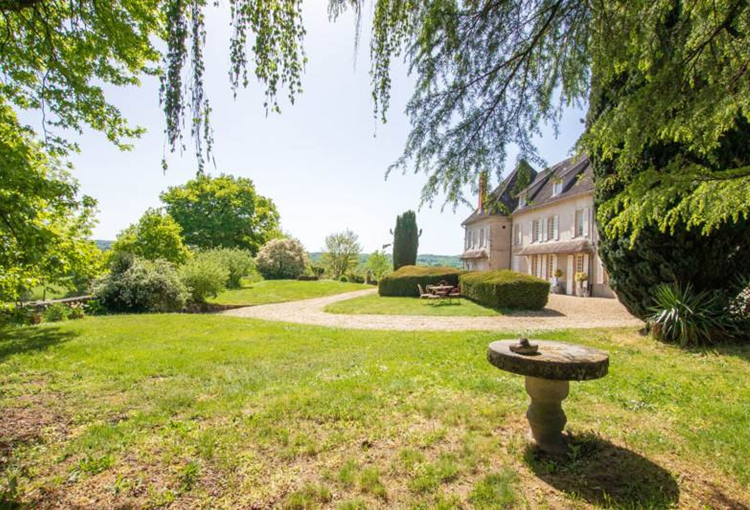 Domaine de 14 pièces principales — photo 1