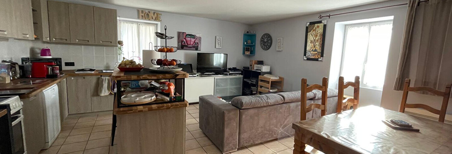 Maison 8 Pièces 110 m² à vendre à Sorbiers (42290)