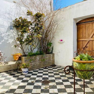 Maison 4 pièces 899800 €