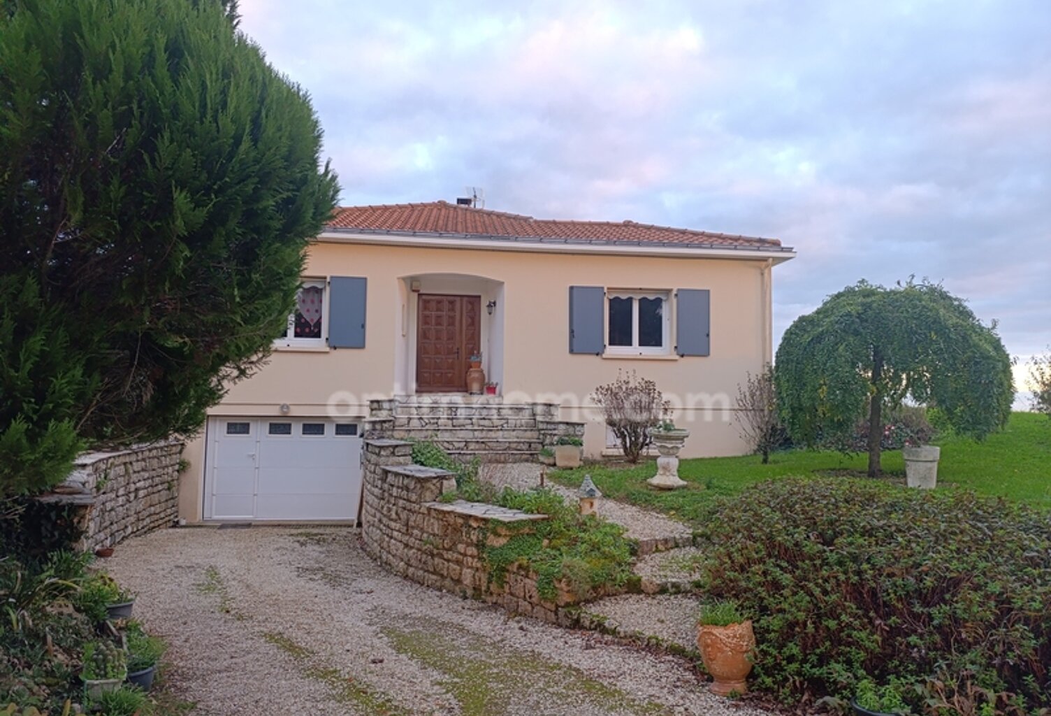 Maison plain‑pied avec sous‑sol et grand terrain, Grissais — photo 1