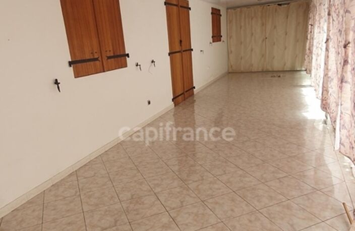 A VENDRE Maison de plain pied 5 pièces avec garage et dépendances LE DIAMANT 97223 — photo 4