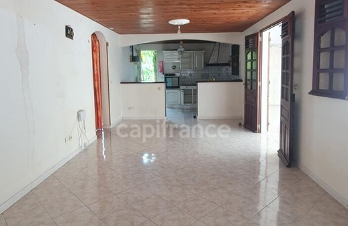 A VENDRE Maison de plain pied 5 pièces avec garage et dépendances LE DIAMANT 97223 — photo 5