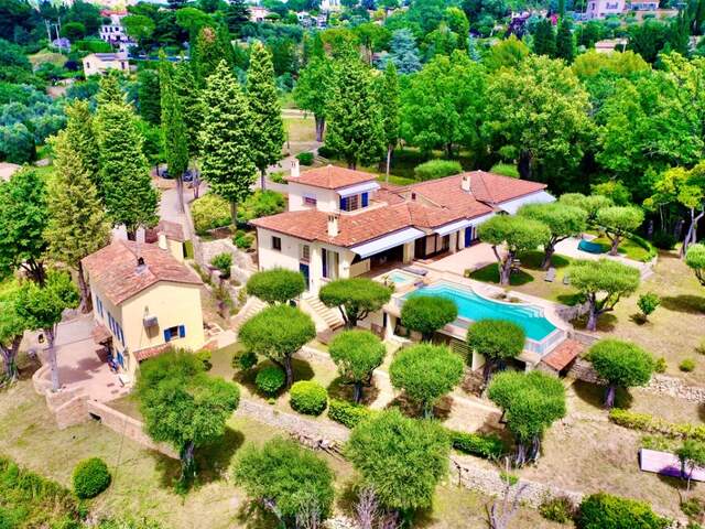 Propriété prestigieuse sur plus de 3,4 hectares — photo du bien