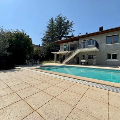 Maison 5 pièces 599000 €