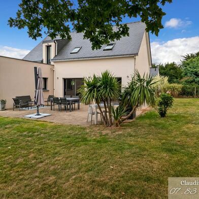 Maison 5 pièces 374400 €