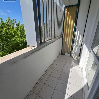 Appartement 4 pièces 990 €