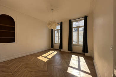 Appartement 4 pièces 275000 €