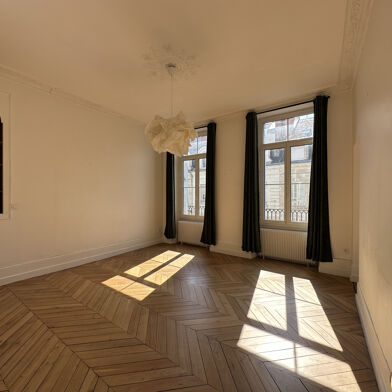 Appartement 4 pièces 275000 €