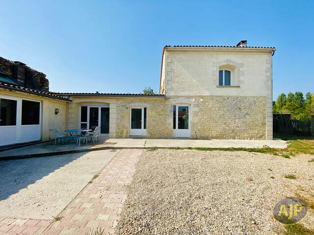 Maison en pierres avec annexe et bureau indépendant ! — photo du bien