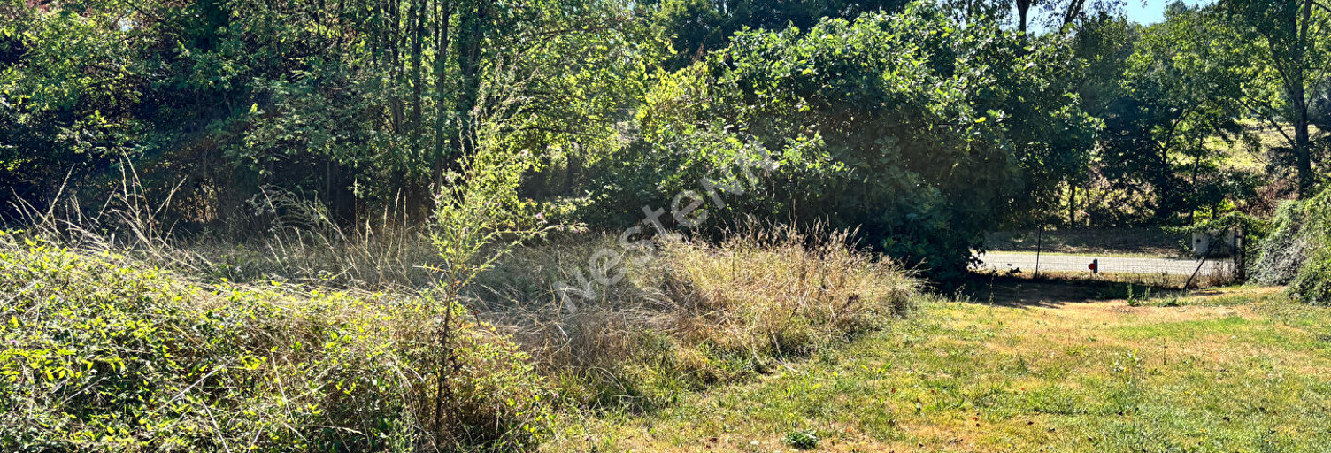 Terrain  1048 m² à vendre à Bourret (82700)
